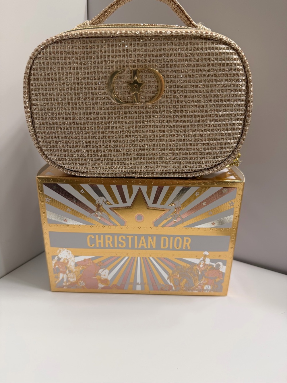🎡🎡Dior Gold Crystal-Embellished Top Handle Cosmetic Case Beauty Bundle